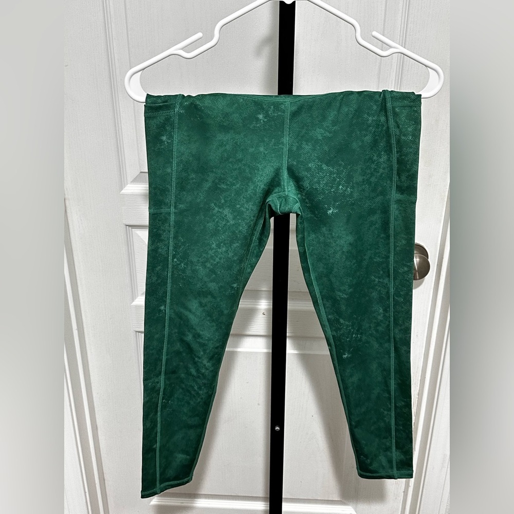 Legend size small leggings